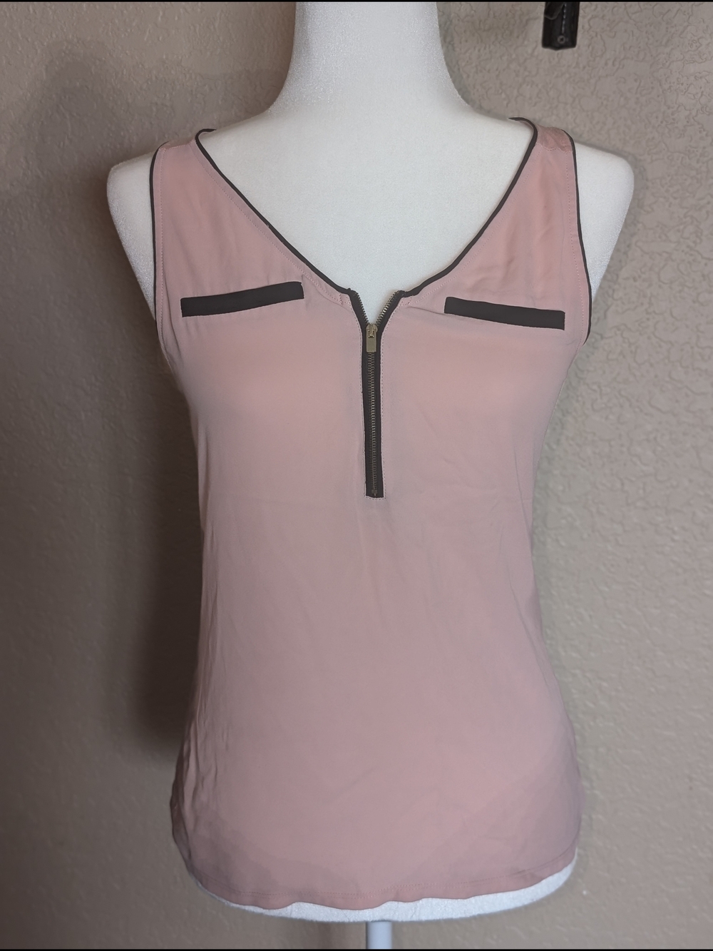 Express Blush Pink Zip-Front Sleeveless Camisole with Dark Trim